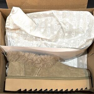UGG I-NITA  PLATFORM IN ANTILOPE SZ 10 NEW, UNWORN IN BOX, tissue still in box